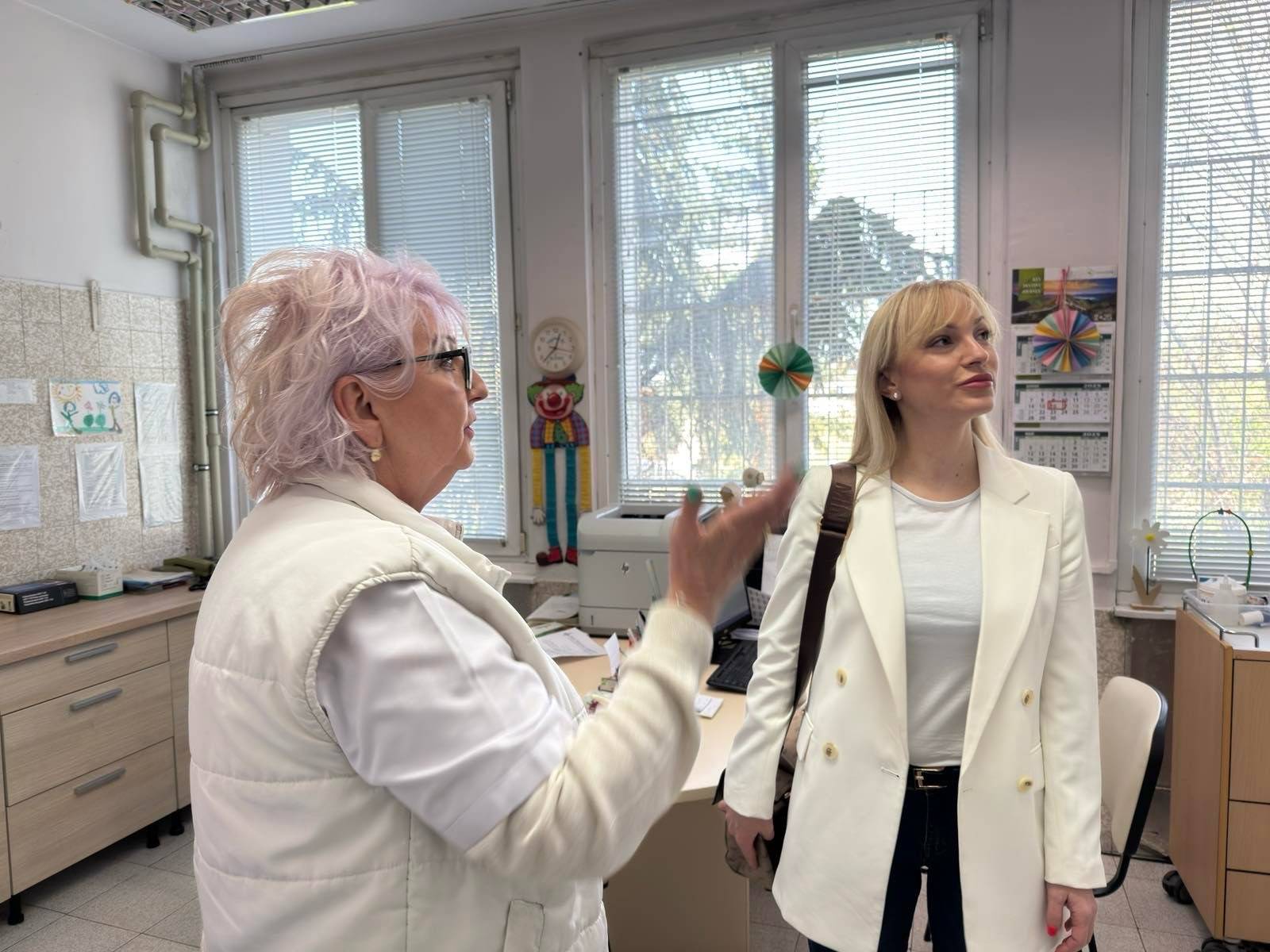  Ваня Тагарева (вдясно) 